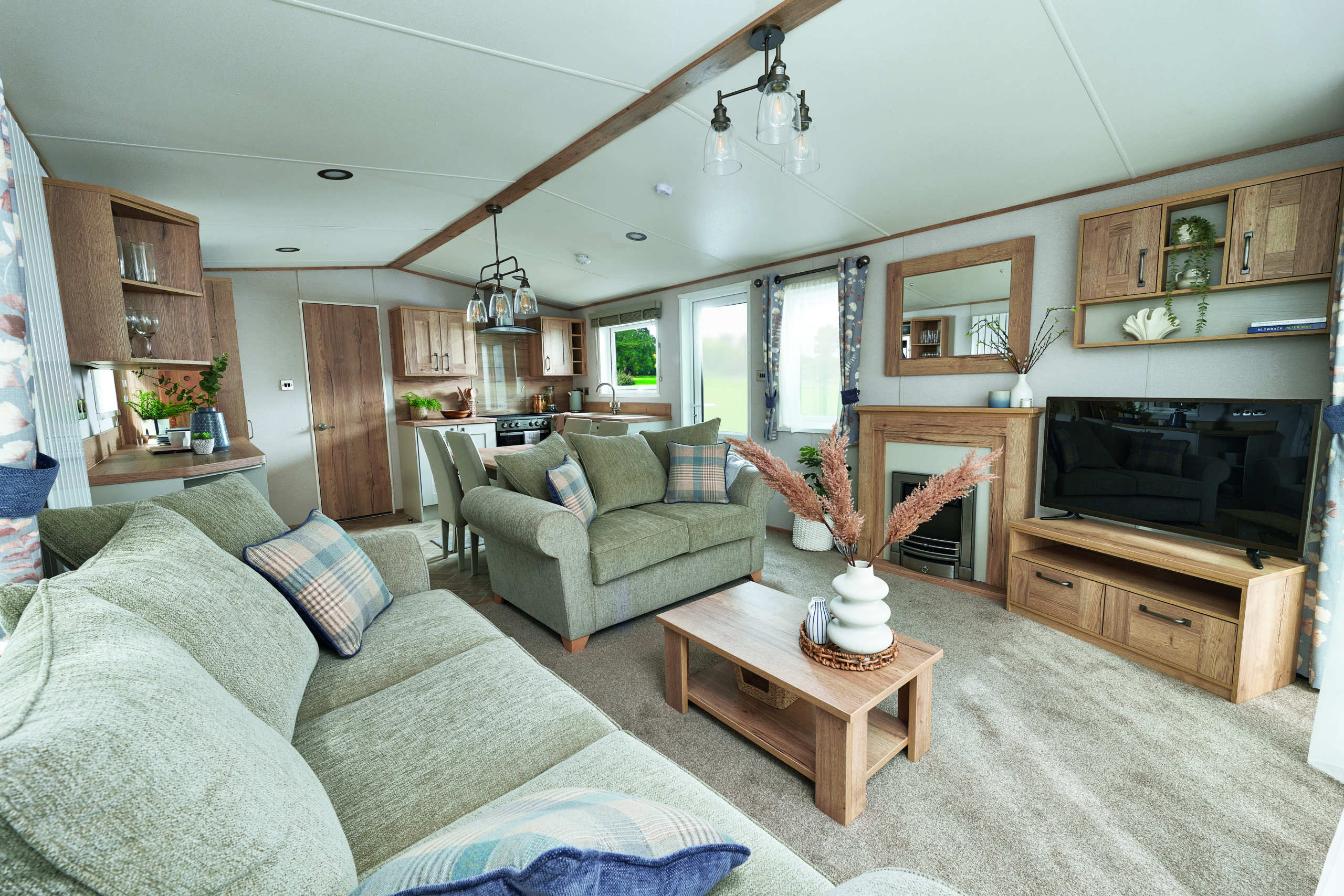 ABI_WINDERMERE_LOUNGE_DINING_KITCHEN_ALT_2409