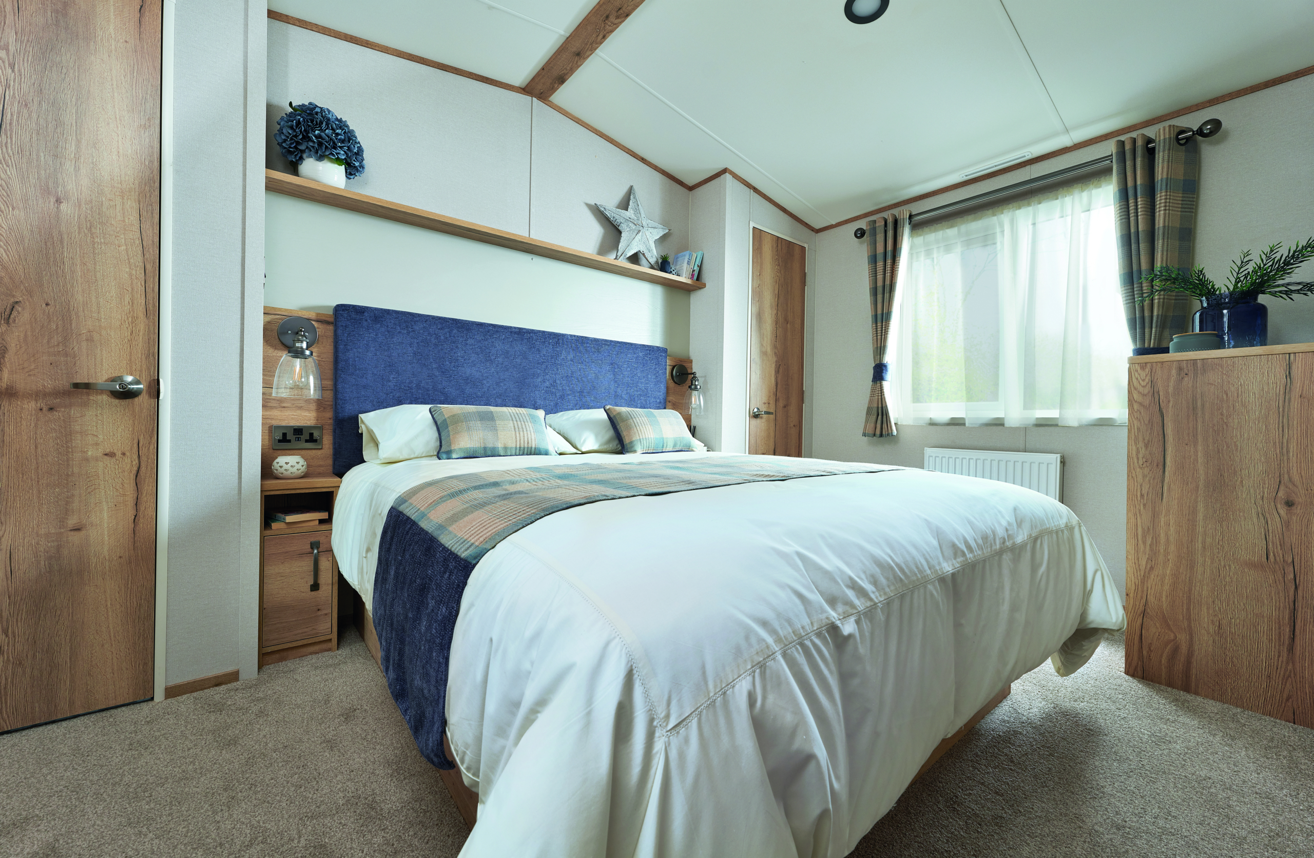 ABI_WINDERMERE_PRIMARY BEDROOM_2338